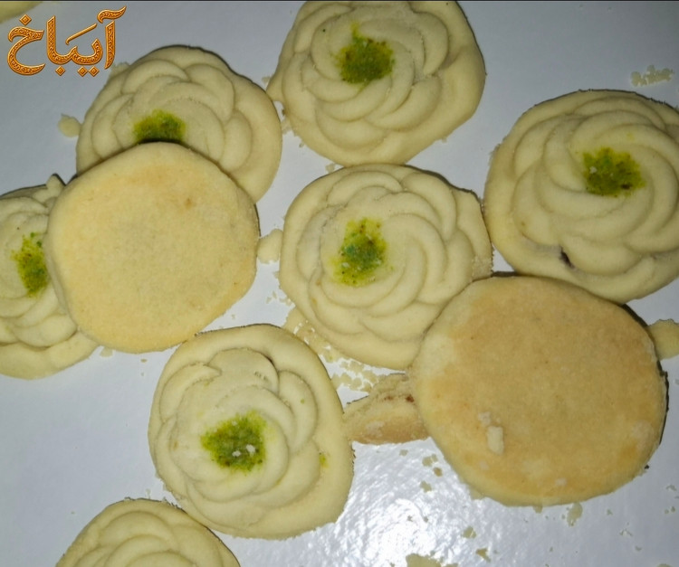کلمپه سنتی لقمه ای کوچک آیباخ خرمای فراوان و تازه